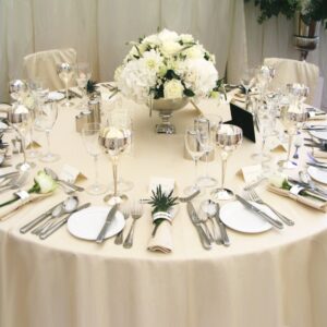 Fata masa model Damasc